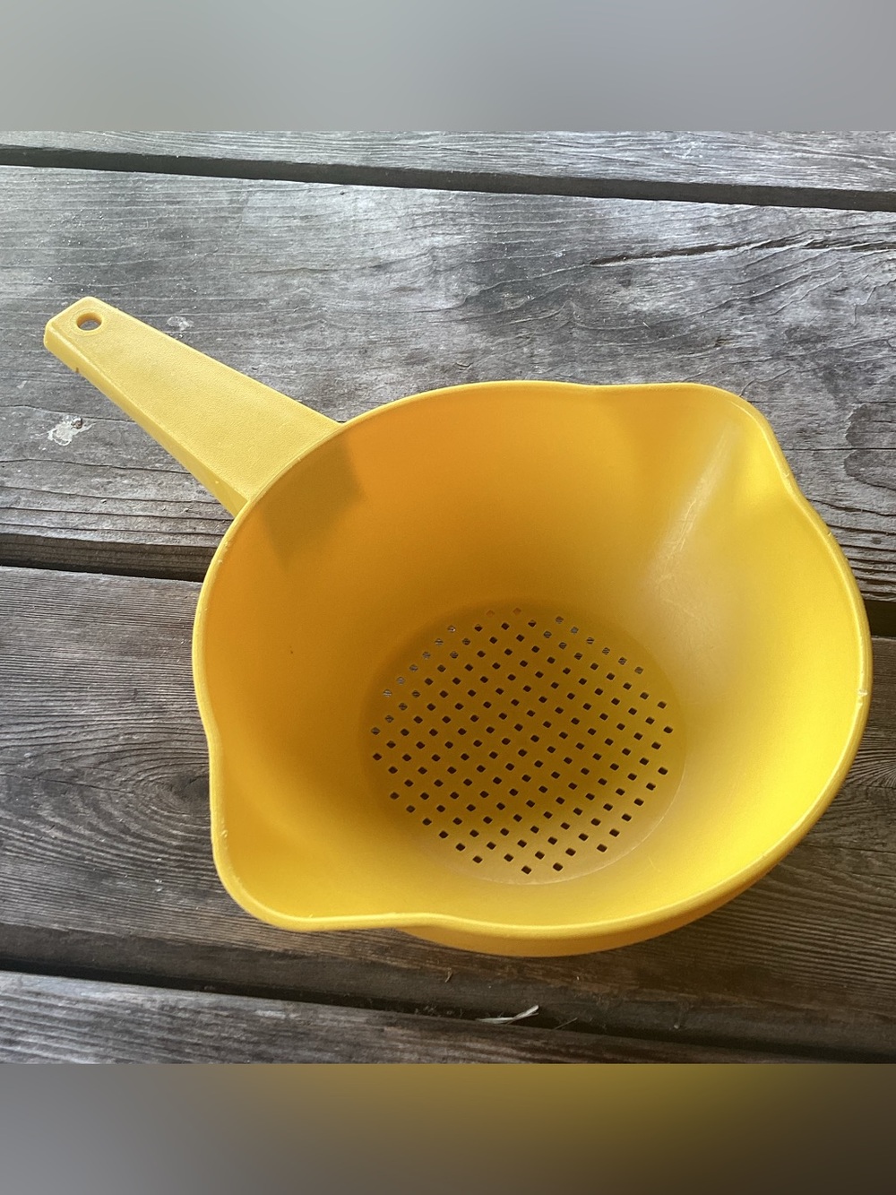 Tupperware Vintage Strainer - small 1 quart size